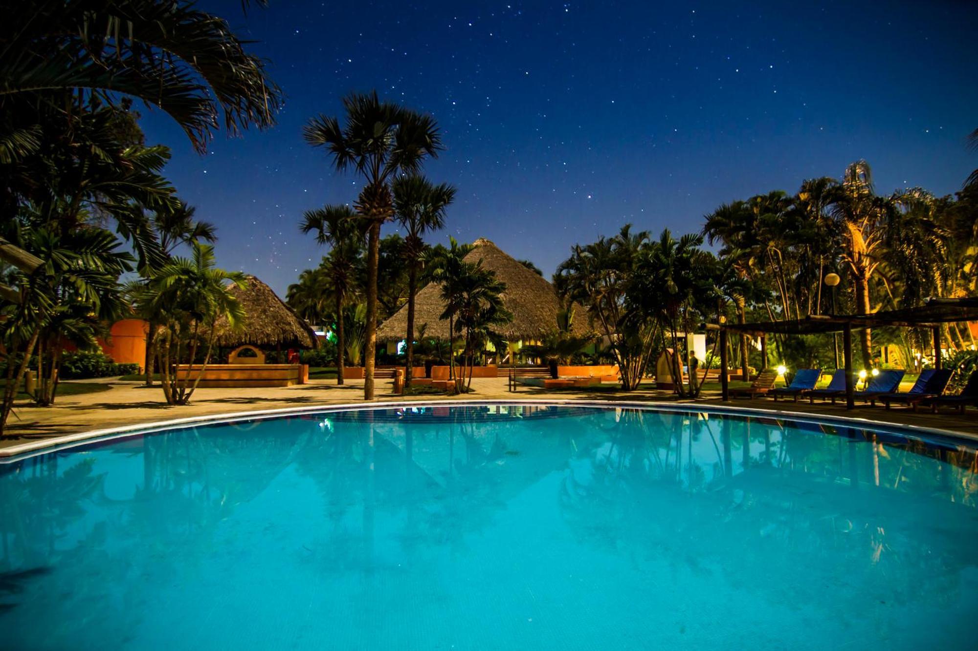 Hotel Soleil Pacifico Chulamar Екстер'єр фото