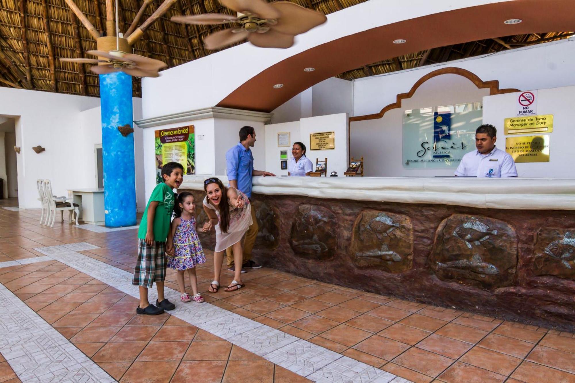Hotel Soleil Pacifico Chulamar Екстер'єр фото