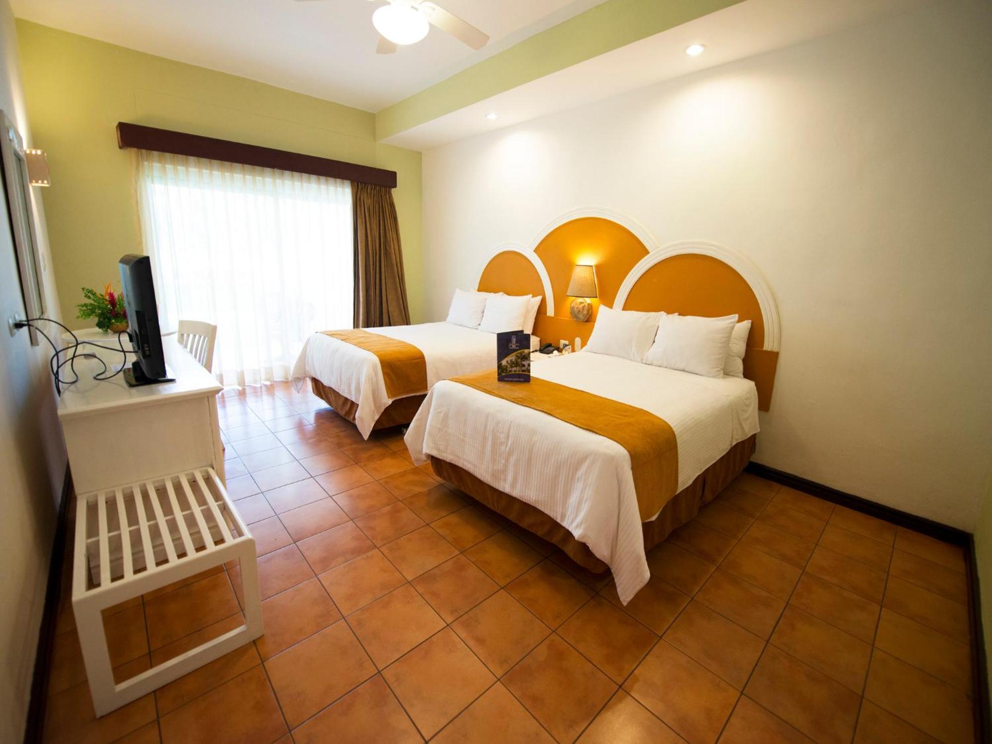 Hotel Soleil Pacifico Chulamar Екстер'єр фото