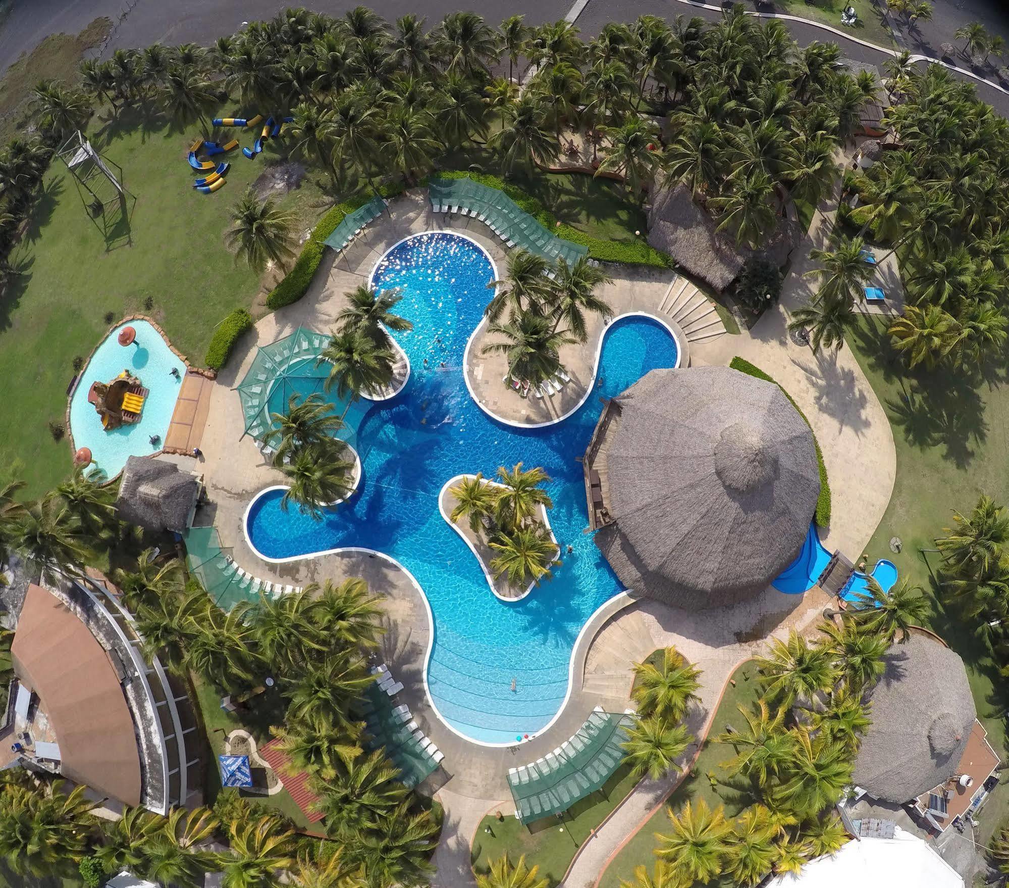 Hotel Soleil Pacifico Chulamar Екстер'єр фото