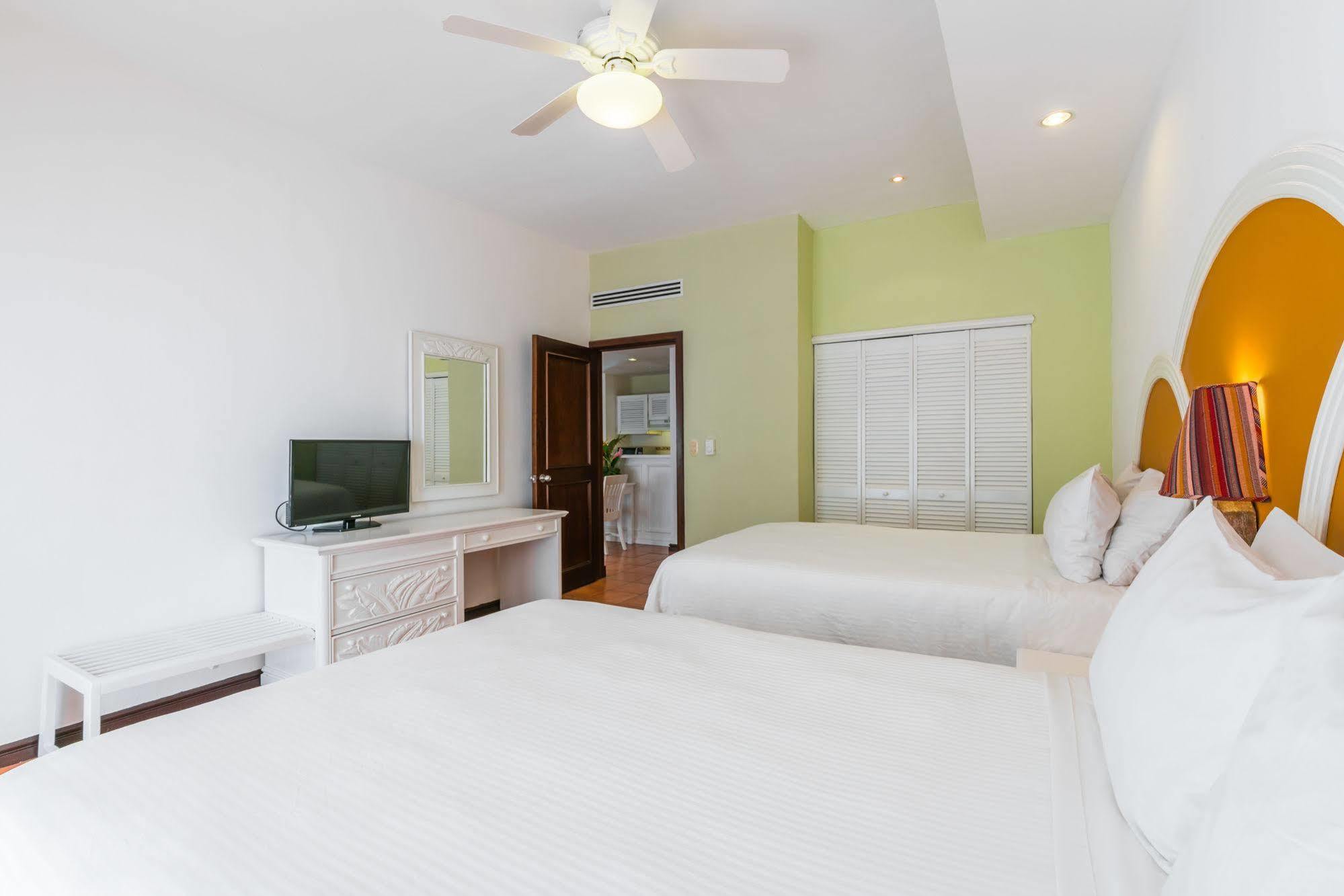 Hotel Soleil Pacifico Chulamar Екстер'єр фото