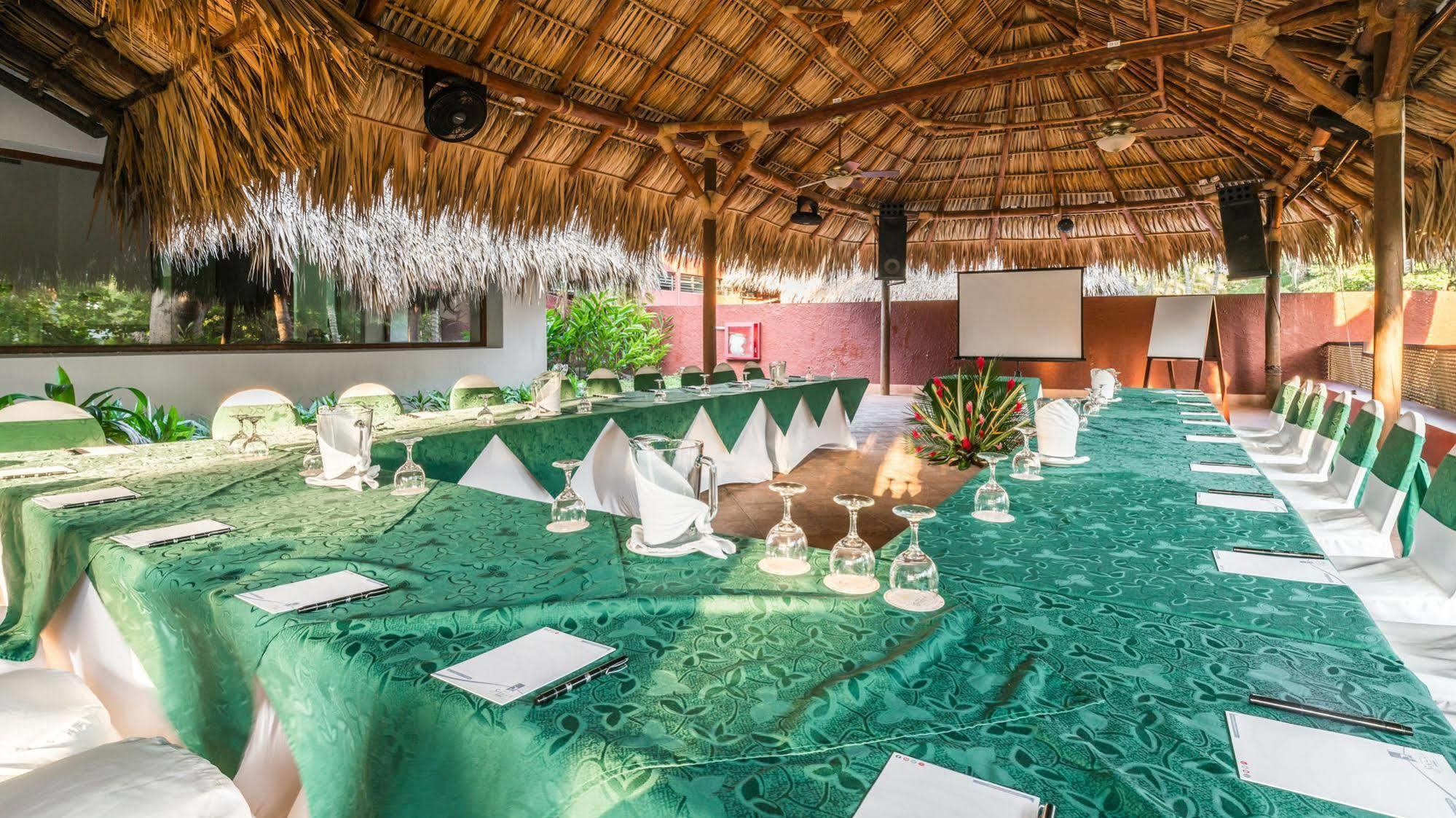 Hotel Soleil Pacifico Chulamar Екстер'єр фото