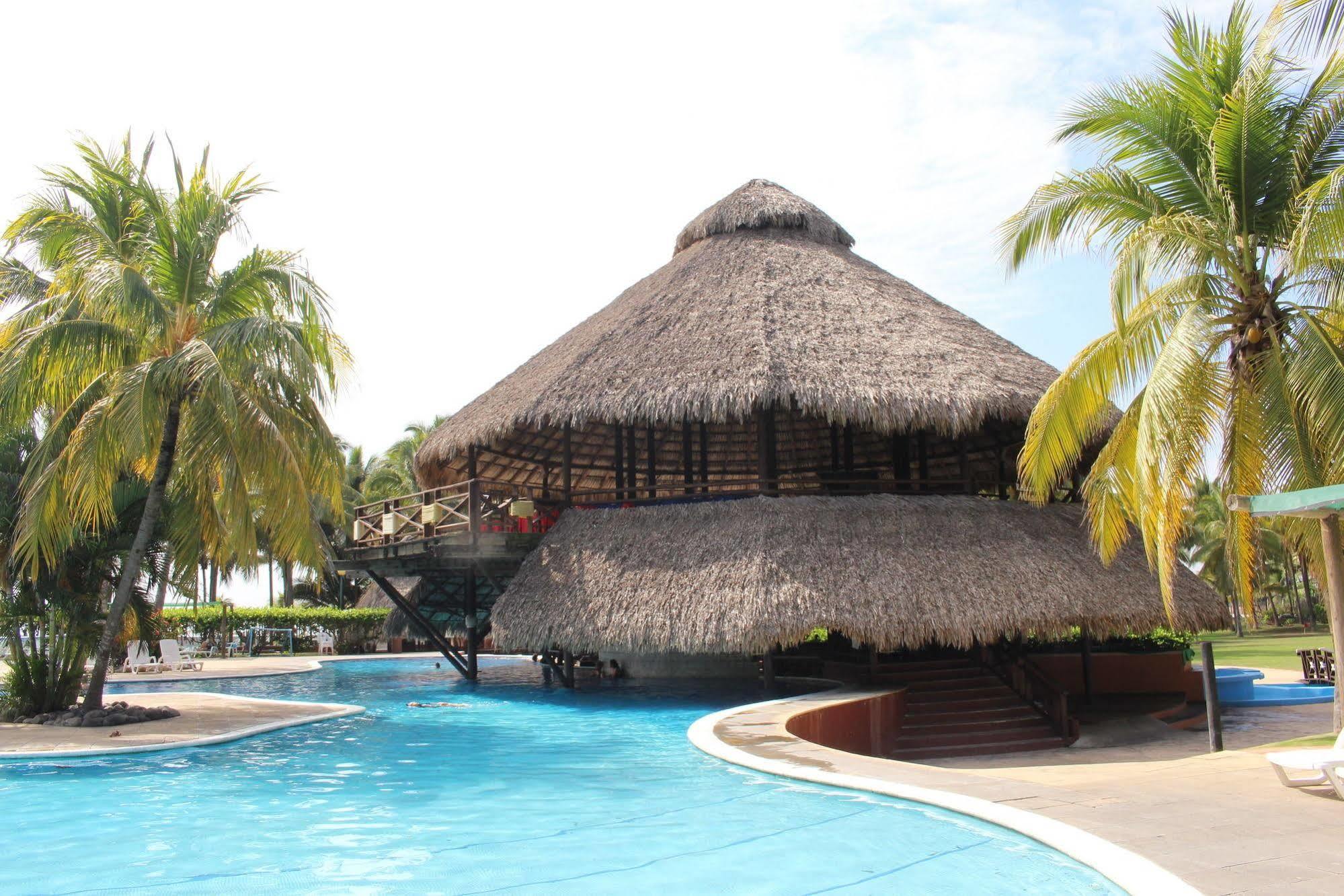 Hotel Soleil Pacifico Chulamar Екстер'єр фото